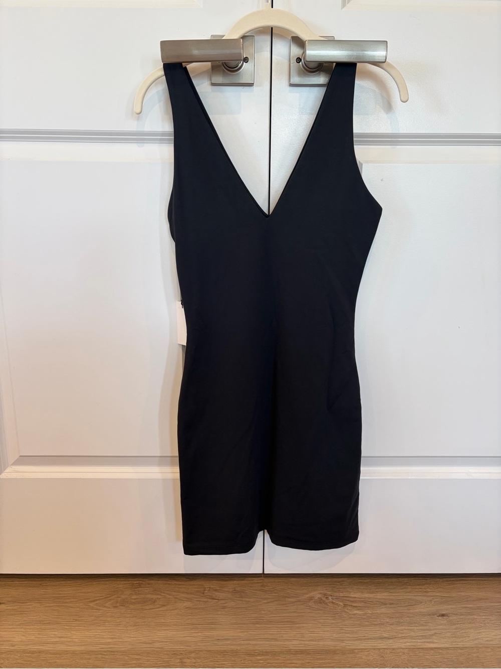 Black V-Neck Sleeveless Bodycon Dress